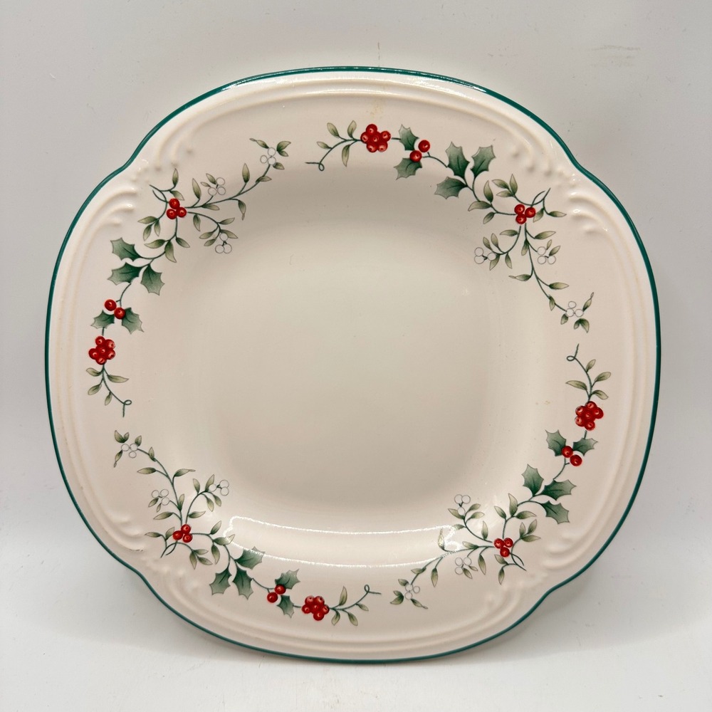 Pfaltzgraff Winterberry Luncheon Plate 7.5" Square Scalloped Christmas Holly USA